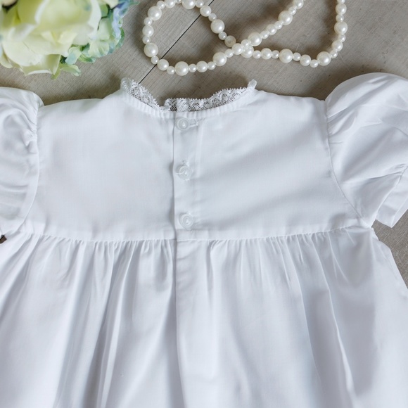 White Heirloom Dress Embroidery Floral Blue Bow Feltman Brothers Newborn NWOT - Picture 5 of 5
